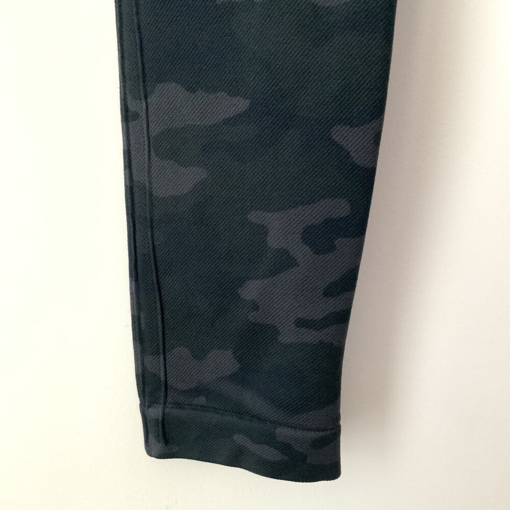 Spanx Look at Me Now Leggings Camouflage Pull-on  M - Picture 7 of 8